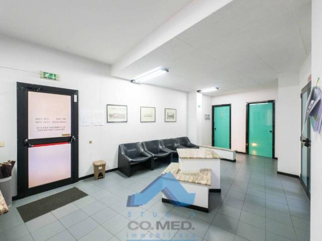 Locale Commerciale in vendita a Borgo Palazzo, Bergamo