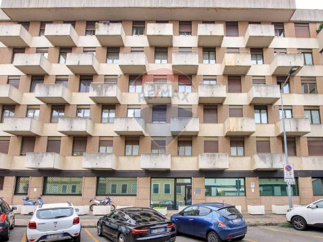 Locale Commerciale in vendita a Borgo Palazzo, Bergamo