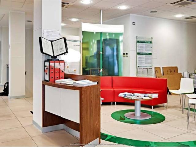 Locale Commerciale in vendita a Bergamo, Lombardia
