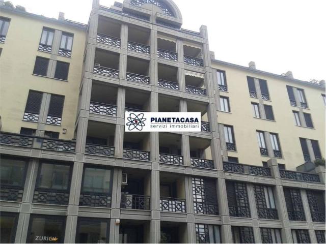 Locale Commerciale in vendita a Borgo Palazzo, Bergamo