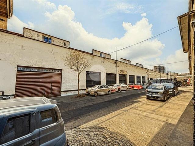Locale Commerciale in vendita a Bergamo, Lombardia