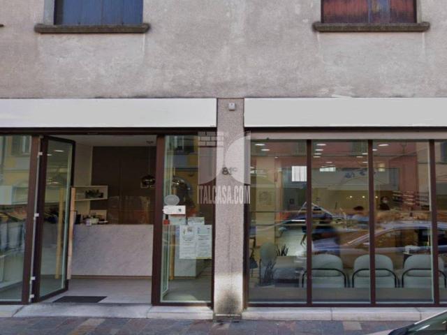 Locale Commerciale in vendita a Bergamo, Lombardia