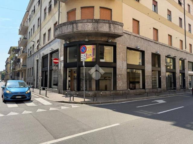 Locale Commerciale in vendita a Città Alta, Bergamo