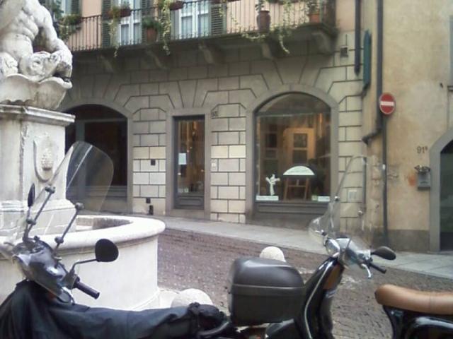 Locale Commerciale in vendita a Bergamo, Lombardia