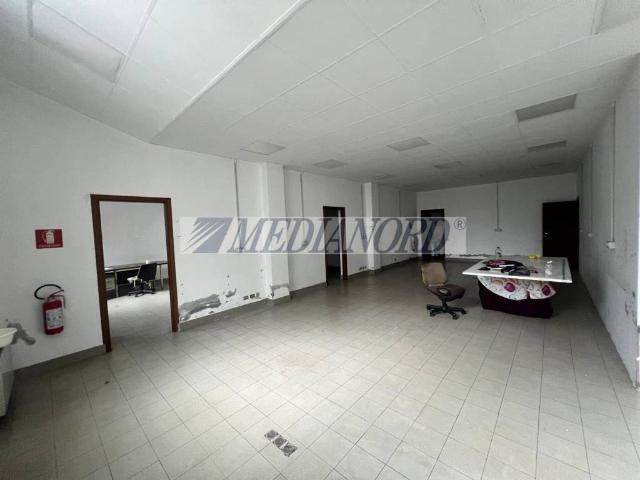 Locale Commerciale in vendita a Borgo Palazzo, Bergamo
