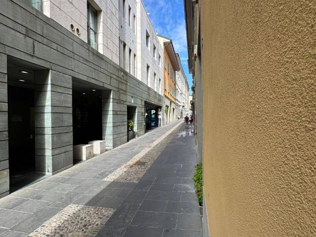 Locale Commerciale in vendita a Città Alta, Bergamo