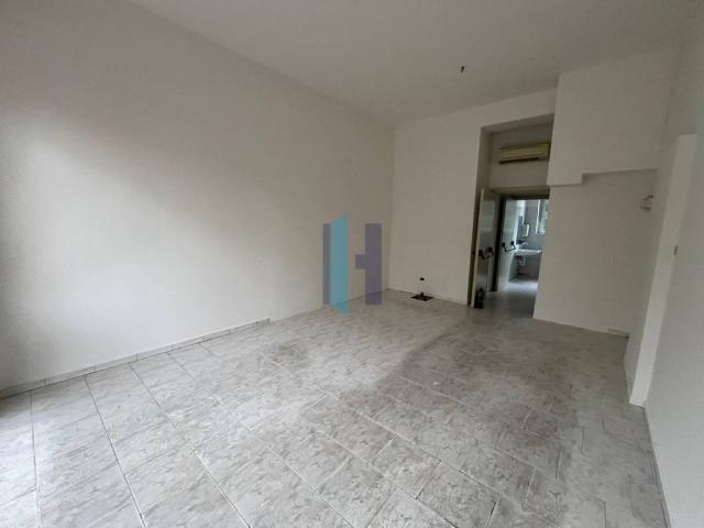 Locale Commerciale in vendita a Finazzi, Bergamo