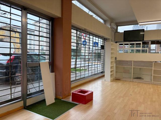 Locale Commerciale in vendita a Bergamo, Lombardia