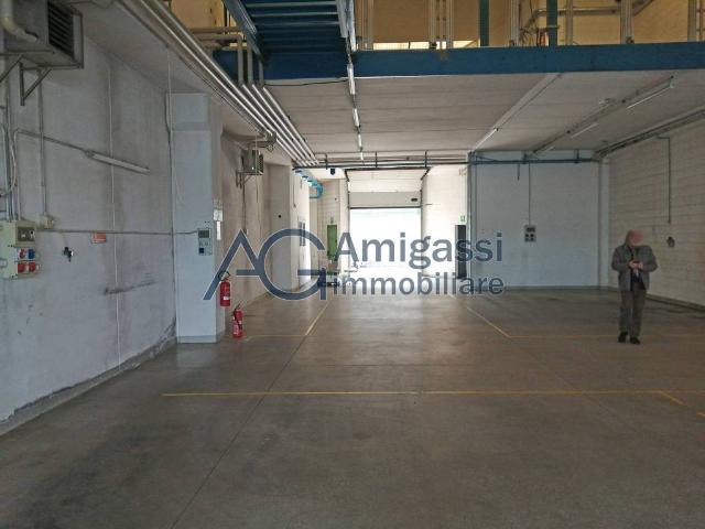 Locale Commerciale in vendita a Bergamo, Lombardia