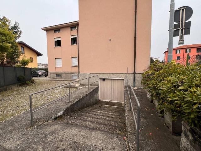 Locale Commerciale in vendita a Carnovali, Bergamo