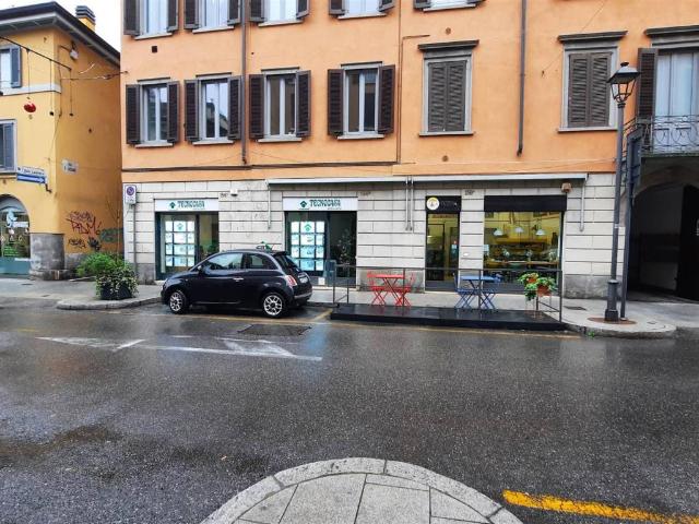 Locale Commerciale in vendita a Loreto, Bergamo