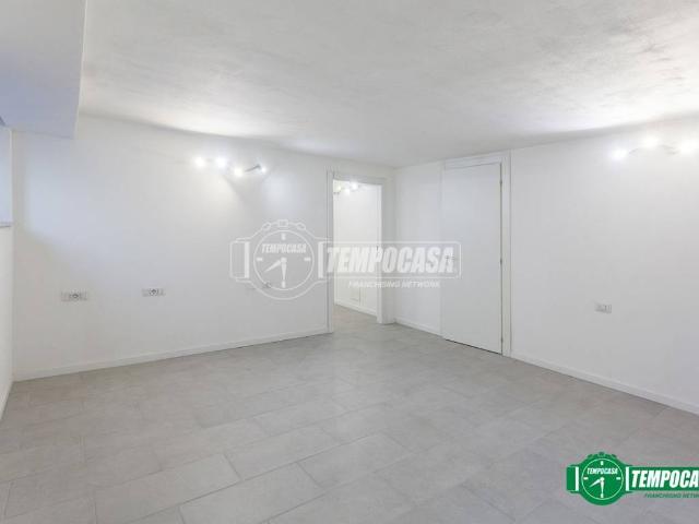 Locale Commerciale in vendita a Loreto, Bergamo