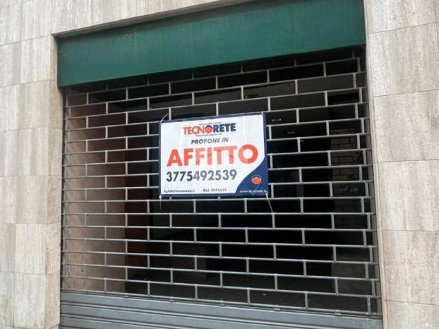 Locale Commerciale in vendita a Bergamo, Lombardia