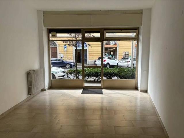 Locale Commerciale in vendita a Borgo Palazzo, Bergamo