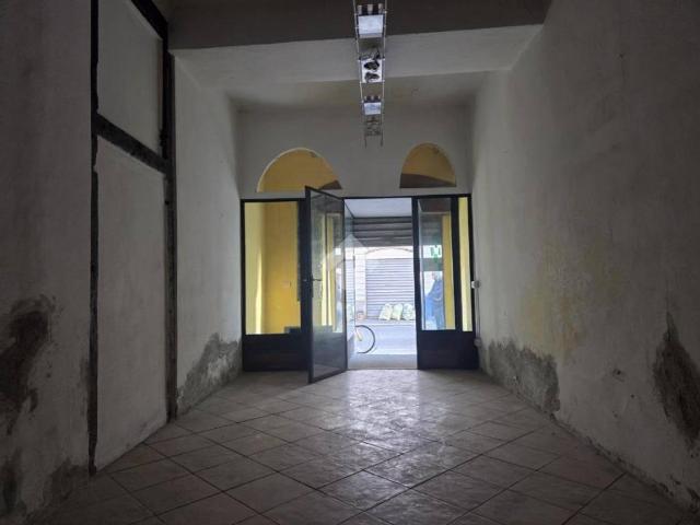 Locale Commerciale in vendita a Città Alta, Bergamo