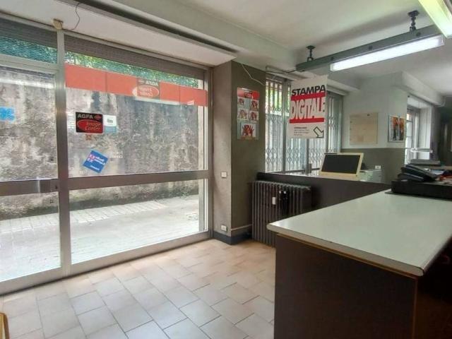 Locale Commerciale in vendita a Città Alta, Bergamo