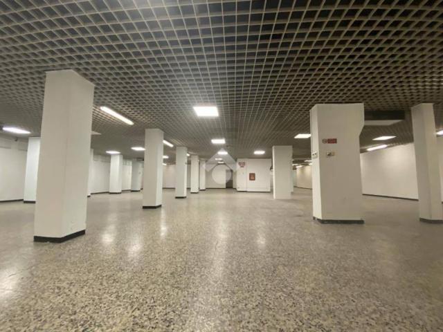 Locale Commerciale in vendita a Borgo Palazzo, Bergamo