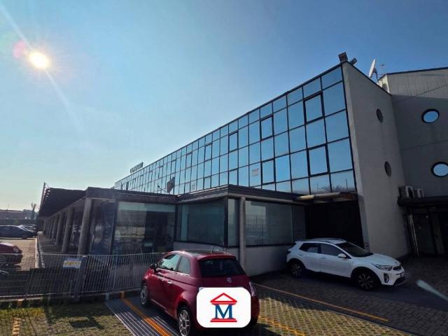 Locale Commerciale in vendita a Bergamo, Lombardia