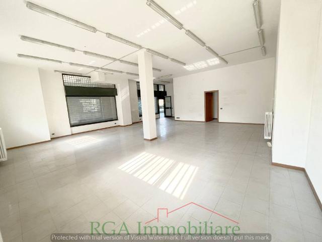 Locale Commerciale in vendita a Bergamo, Lombardia