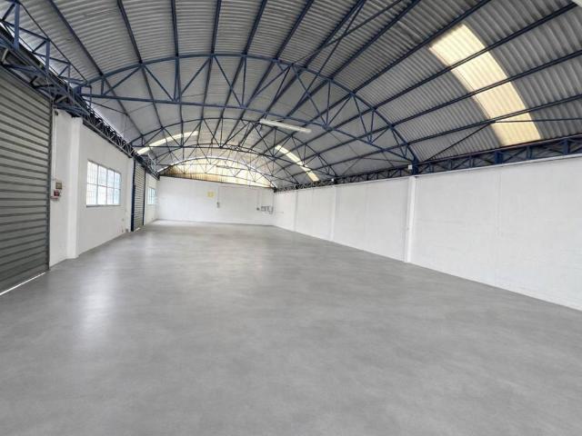 Locale Commerciale in vendita a Villaggio degli Sposi, Bergamo