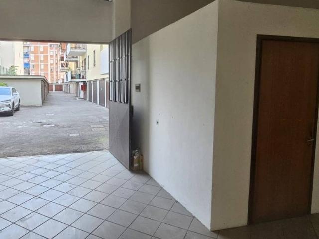 Locale Commerciale in vendita a Bergamo, Lombardia