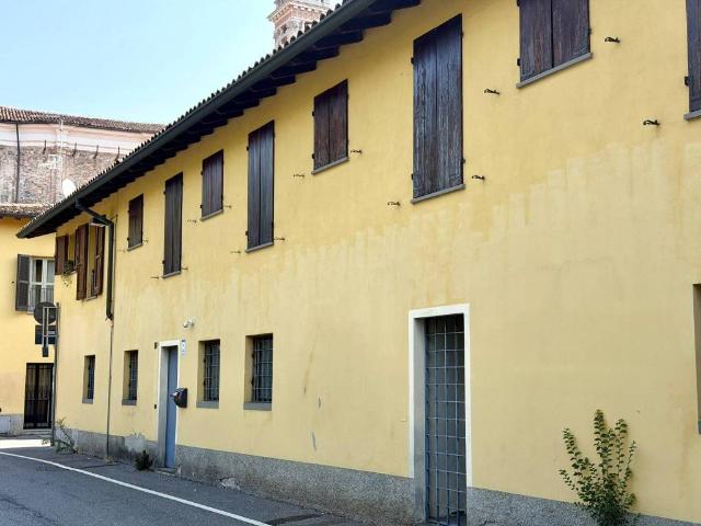Locale Commerciale in vendita a Colognola, Bergamo