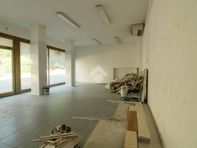 Locale Commerciale in vendita a Loreto, Bergamo