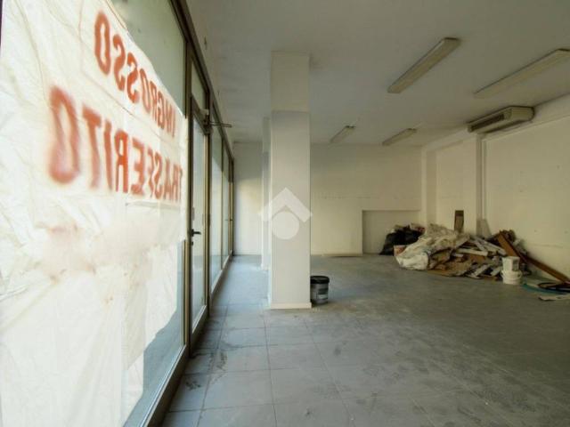 Locale Commerciale in vendita a Loreto, Bergamo
