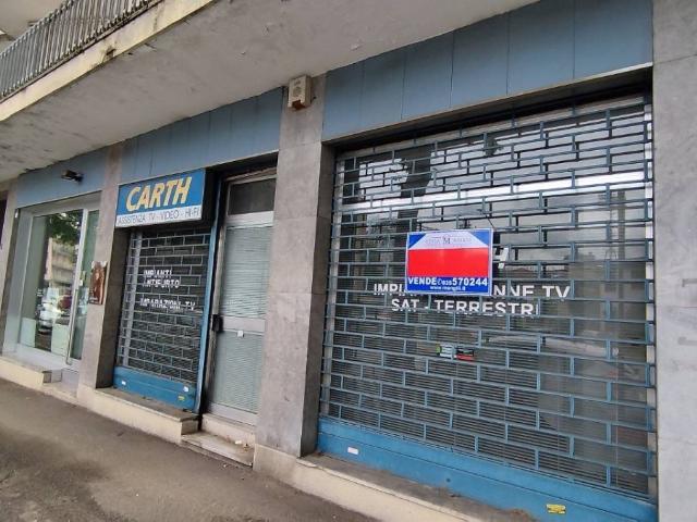 Locale Commerciale in vendita a Conca Fiorita, Bergamo