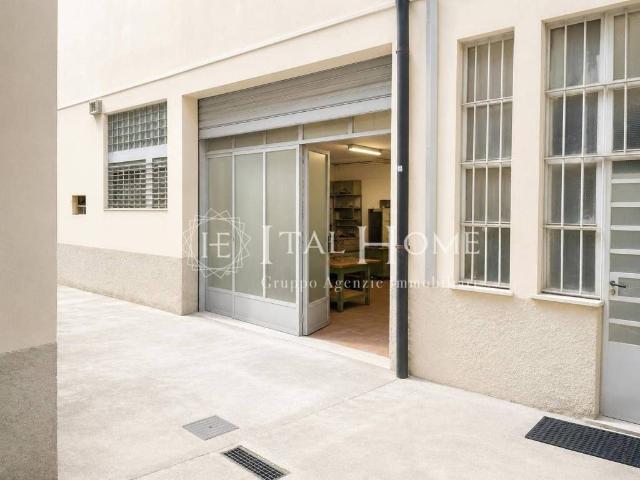 Locale Commerciale in vendita a Borgo Palazzo, Bergamo