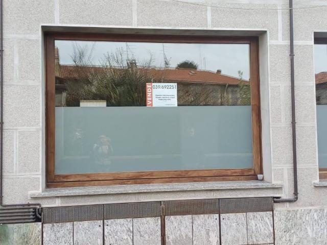 Locale Commerciale in vendita a Villanova, Bernareggio