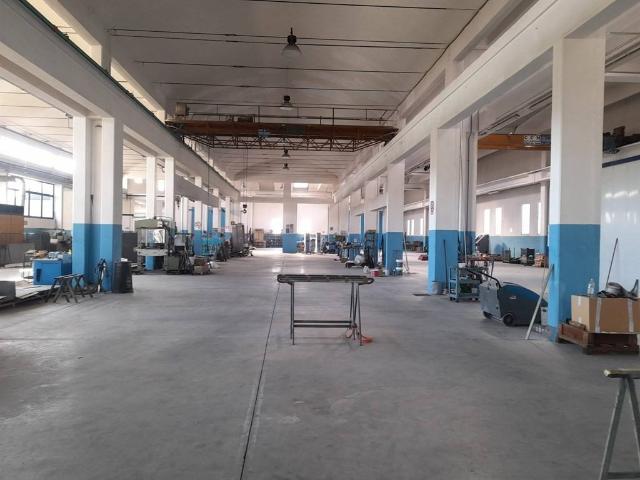 Locale Commerciale in vendita a Bernate Ticino, Lombardia