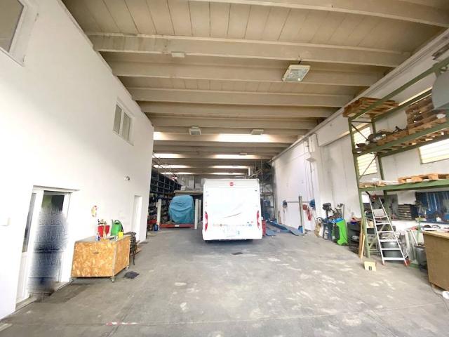 Locale Commerciale in vendita a Unione di Comuni della Romagna Forlivese, Bertinoro