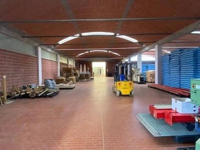 Locale Commerciale in vendita a Bertiolo, Friuli-Venezia Giulia