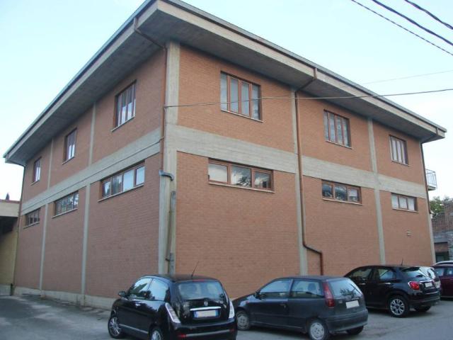 Locale Commerciale in vendita a Bevagna, Umbria