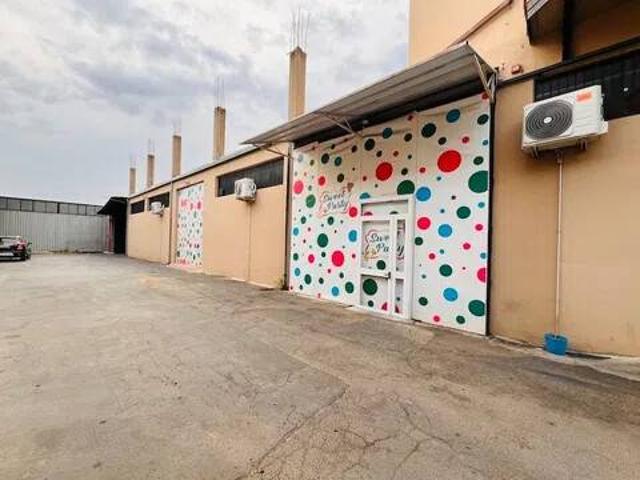 Locale Commerciale in vendita a Biancavilla, Sicilia