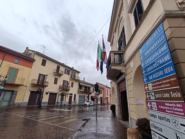 Locale Commerciale in vendita a Piemonte, Novara