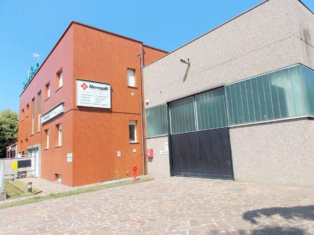 Locale Commerciale in vendita a Biassono, Lombardia