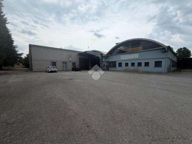 Locale Commerciale in vendita a Biassono, Lombardia