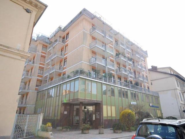 Locale Commerciale in vendita a Piazzo, Piemonte