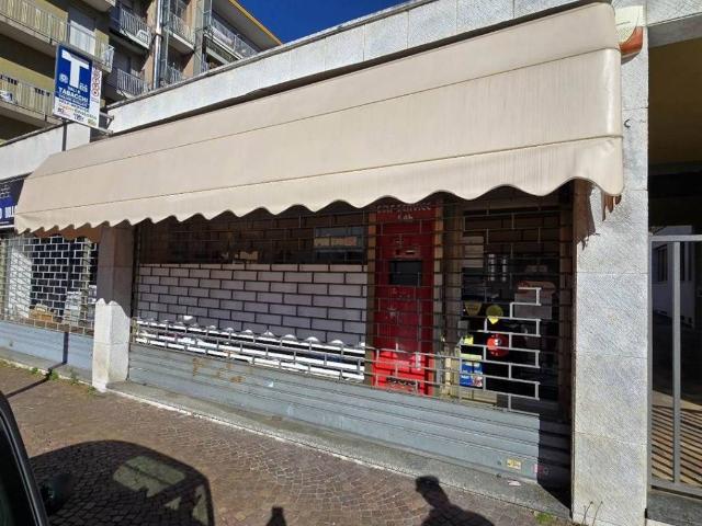 Locale Commerciale in vendita a Piazzo, Piemonte