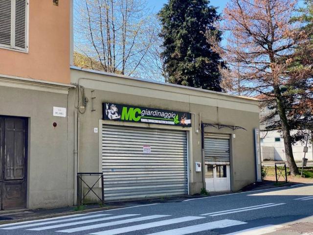 Locale Commerciale in vendita a Prato, Piemonte