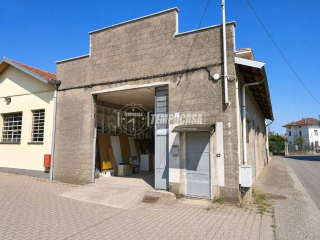 Locale Commerciale in vendita a Piemonte, Biella