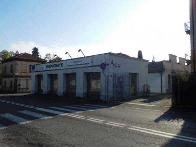 Locale Commerciale in vendita a Arico, Piemonte
