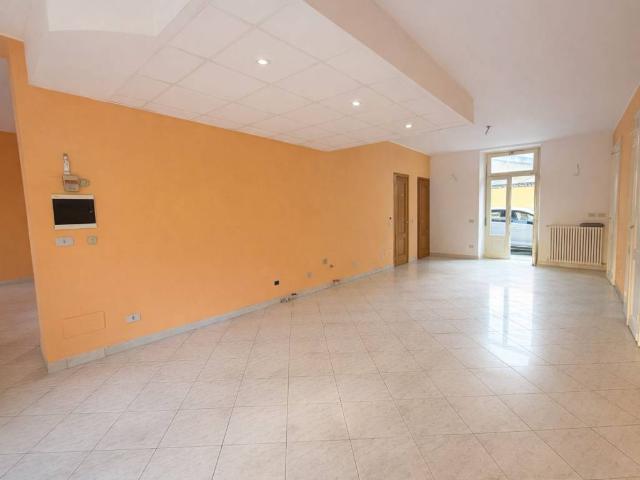 Locale Commerciale in vendita a Vernato, Piemonte