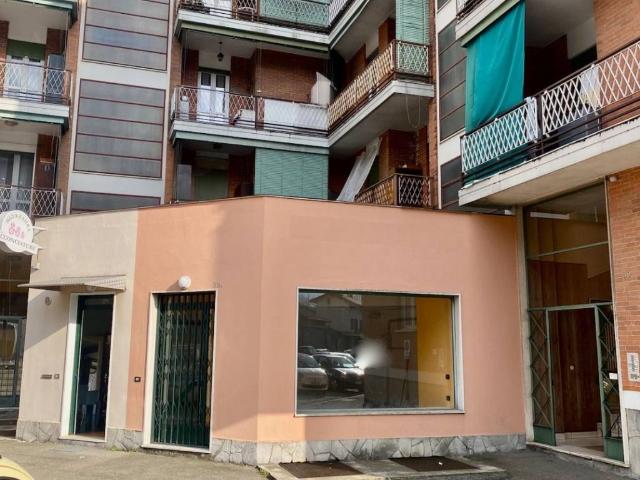 Locale Commerciale in vendita a Piazzo, Piemonte