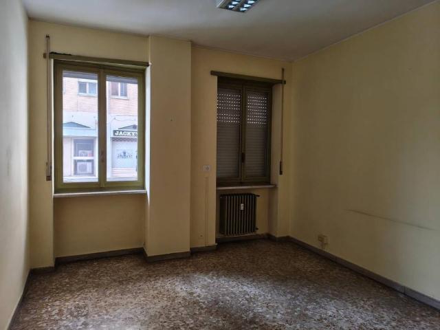 Locale Commerciale in vendita a Piazzo, Piemonte