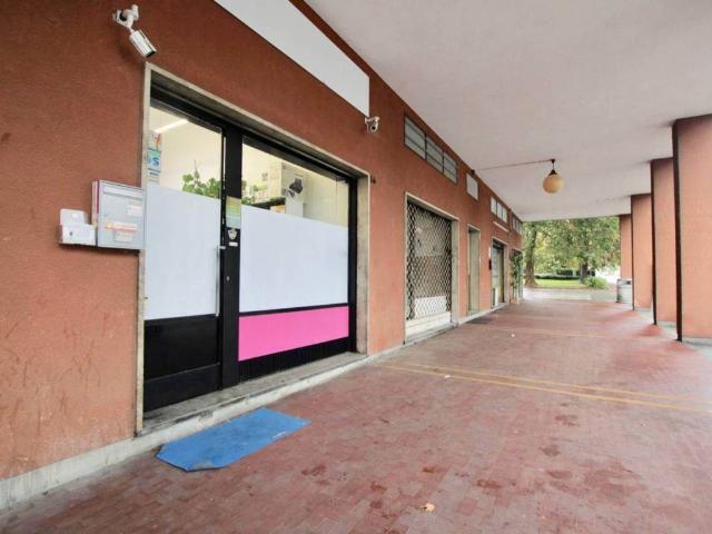 Locale Commerciale in vendita a Vernato, Piemonte