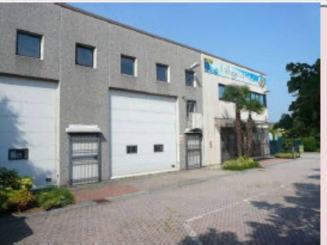 Locale Commerciale in vendita a Binago, Lombardia