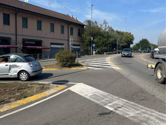 Locale Commerciale in vendita a Binasco, Milano